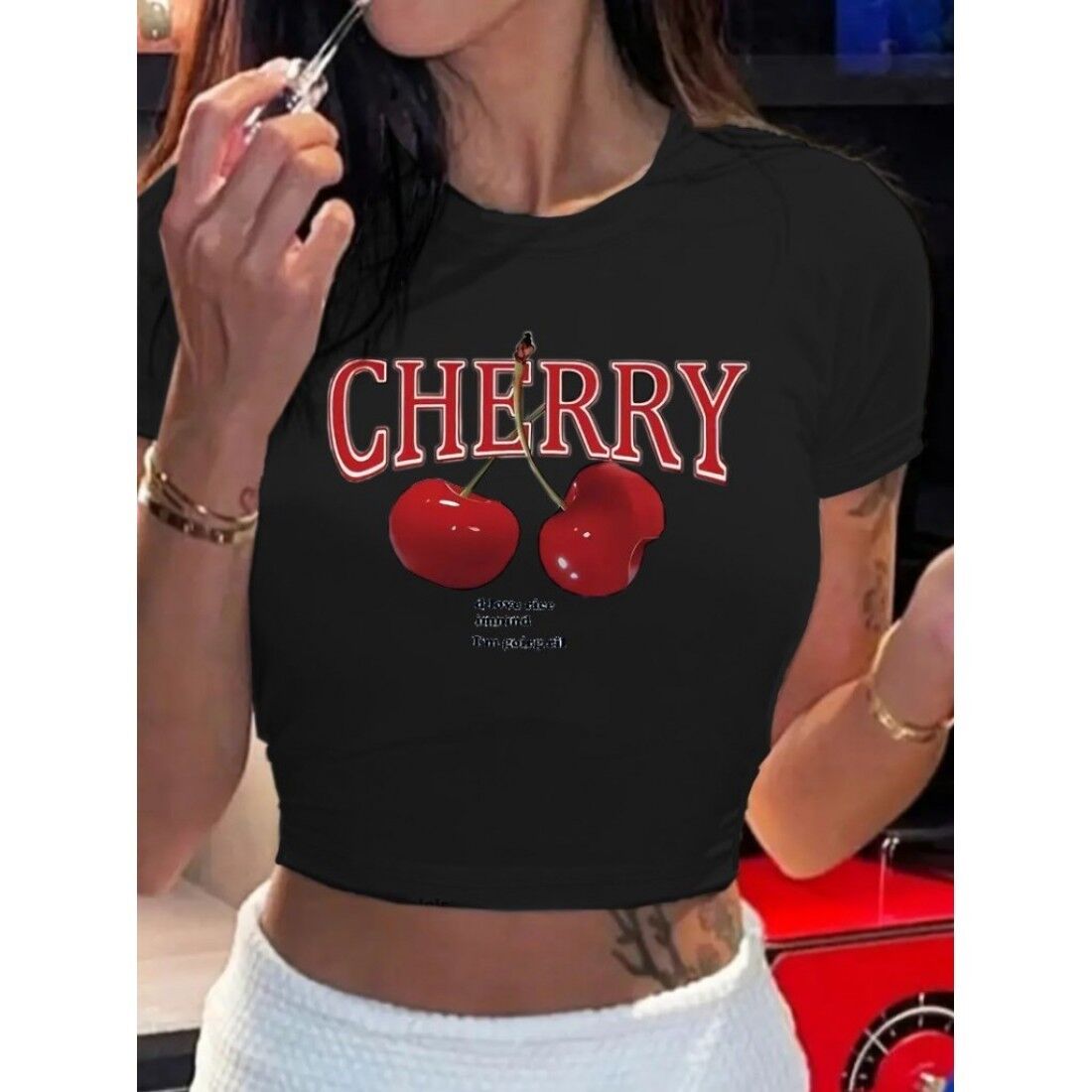 KISA KOLLU BİSİKLET YAKA CHERRY BASKILI CROP BLUZ KİRAZ BASKILI CROP KİRAZLI ÜST