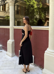 Askılı Uzun Şerit Detaylı Şık ve Rahat Elbise - Siyah